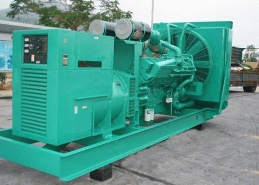 云南75kw康明斯柴油发电车出租